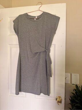 Cable & Gauge Heather Gray Side-Tie Mini Dress
